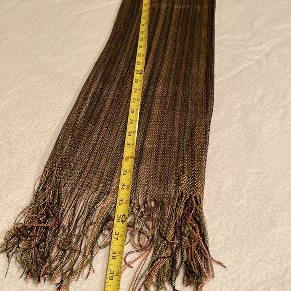 Soft woven scarf - Picture 4 of 6